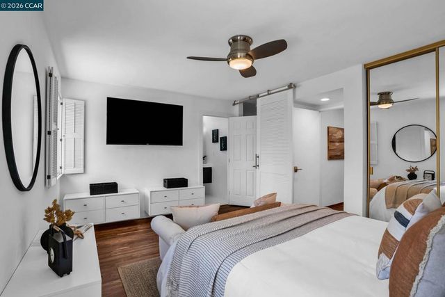 33 El Molino Dr, Clayton, CA 94517