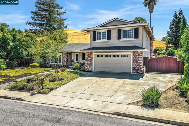 33 El Molino Dr, Clayton, CA 94517