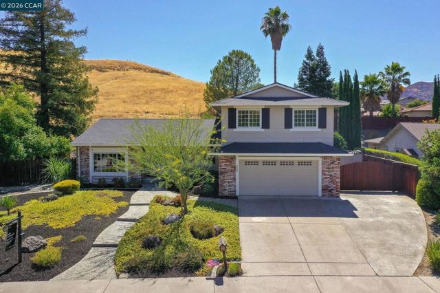 33 El Molino Dr, Clayton, CA 94517