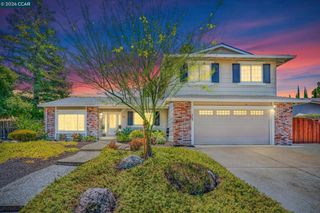 33 El Molino Dr, Clayton, CA 94517