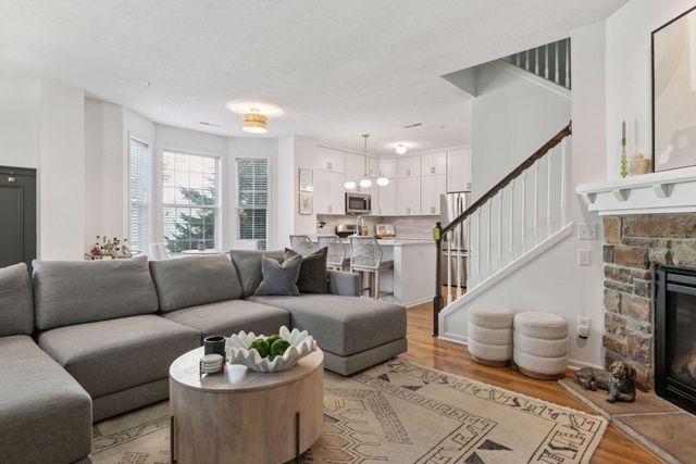 1615 Legacy Parkway E 1011, Maplewood, MN 55109