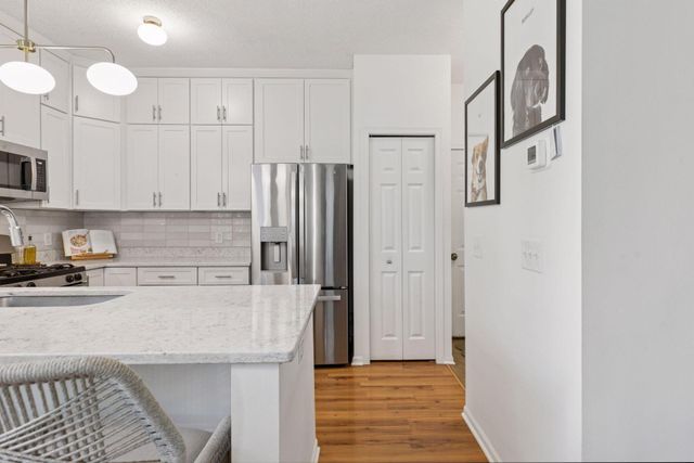 1615 Legacy Parkway E 1011, Maplewood, MN 55109