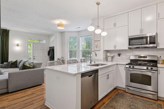 1615 Legacy Parkway E 1011, Maplewood, MN 55109