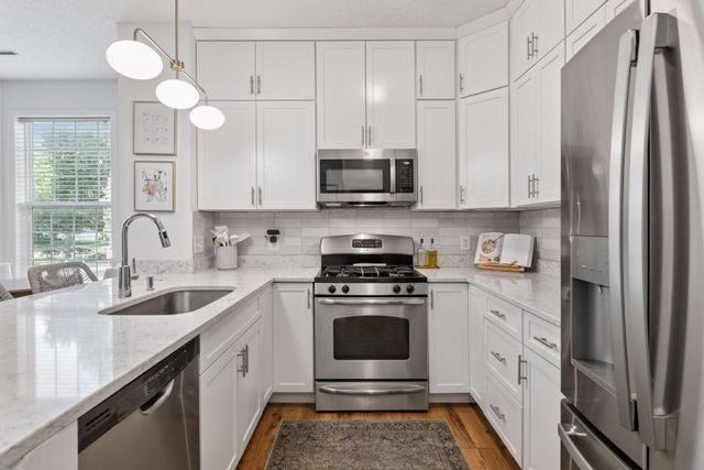 1615 Legacy Parkway E 1011, Maplewood, MN 55109