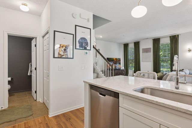 1615 Legacy Parkway E 1011, Maplewood, MN 55109