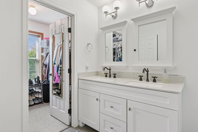 1615 Legacy Parkway E 1011, Maplewood, MN 55109