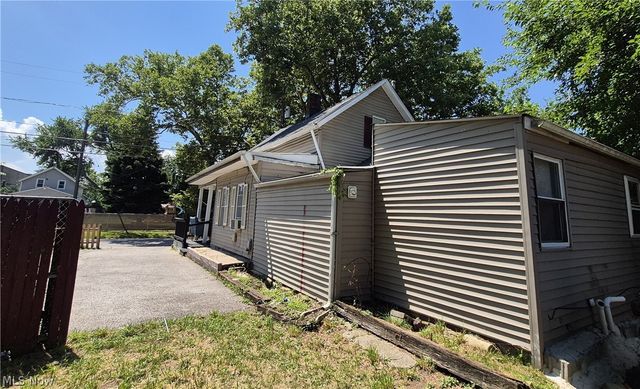 3026 Erin Avenue, Cleveland, OH 44113