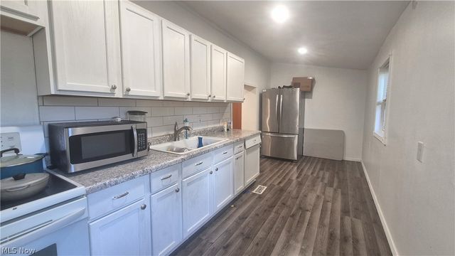 3026 Erin Avenue, Cleveland, OH 44113