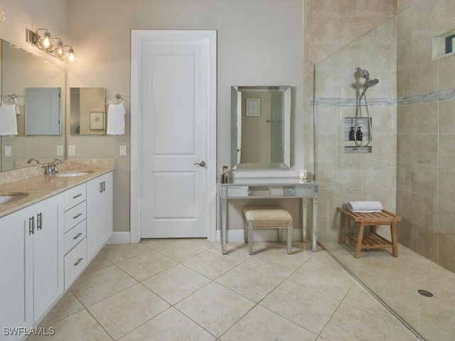 4613 Abaca CIR, Naples, FL 34119