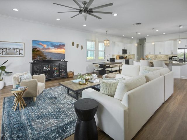 4613 Abaca CIR, Naples, FL 34119