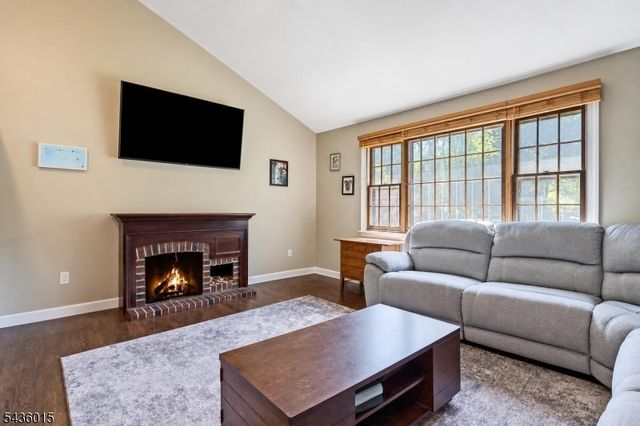 12 River Rd, Jefferson Twp., NJ 07438