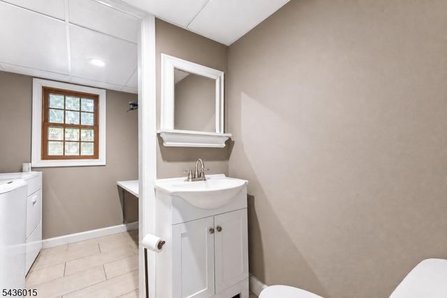 12 River Rd, Jefferson Twp., NJ 07438