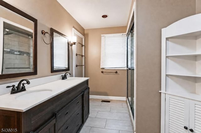 12 River Rd, Jefferson Twp., NJ 07438