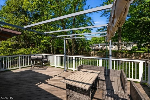12 River Rd, Jefferson Twp., NJ 07438