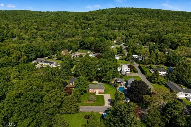 12 River Rd, Jefferson Twp., NJ 07438