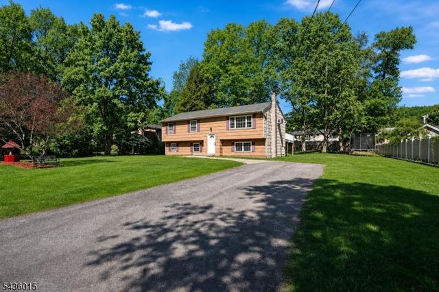 12 River Rd, Jefferson Twp., NJ 07438