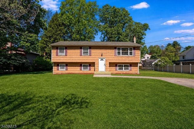 12 River Rd, Jefferson Twp., NJ 07438