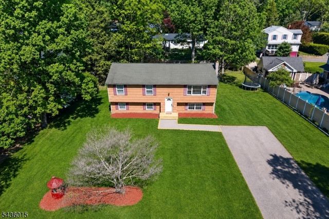 12 River Rd, Jefferson Twp., NJ 07438