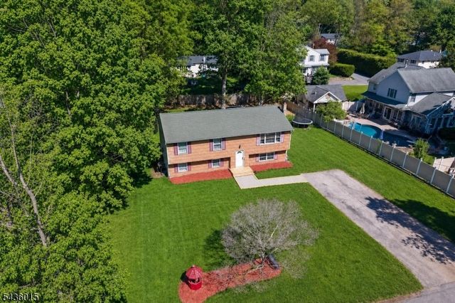 12 River Rd, Jefferson Twp., NJ 07438