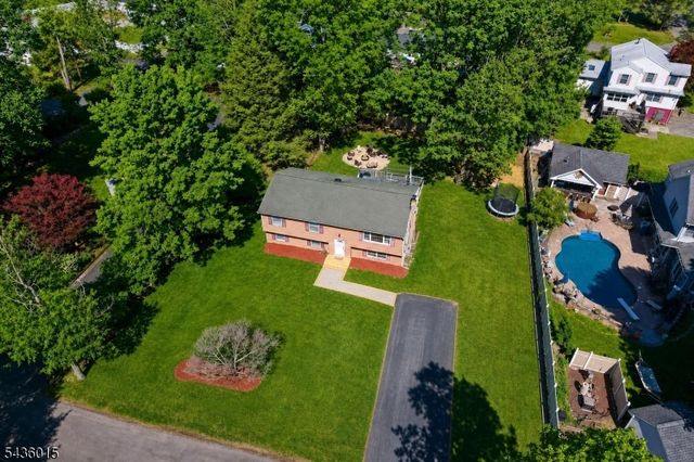 12 River Rd, Jefferson Twp., NJ 07438