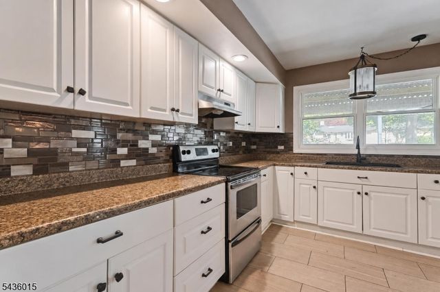 12 River Rd, Jefferson Twp., NJ 07438