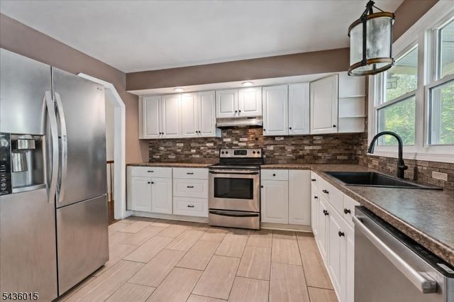 12 River Rd, Jefferson Twp., NJ 07438