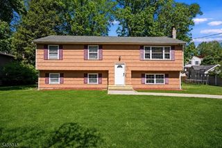 12 River Rd, Jefferson Twp., NJ 07438