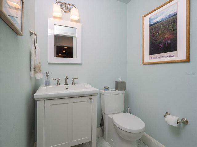 2236 NW 7TH LANE, Gainesville, FL 32603