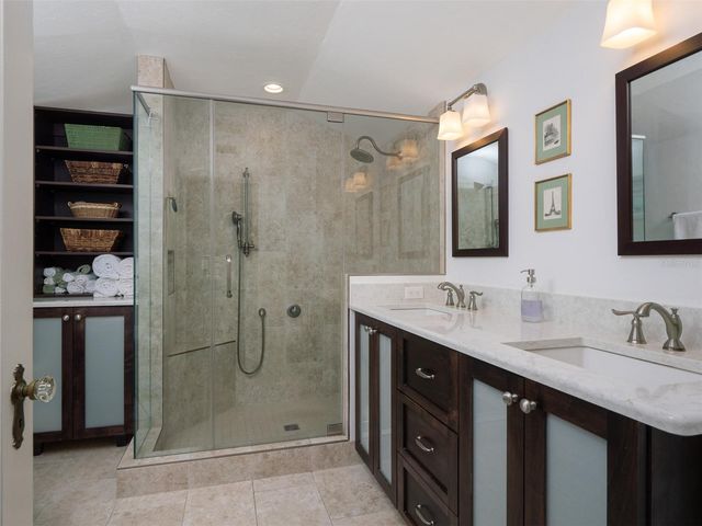 2236 NW 7TH LANE, Gainesville, FL 32603