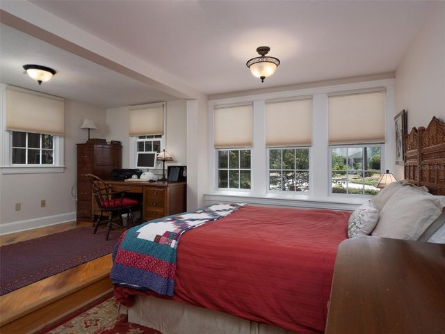 2236 NW 7TH LANE, Gainesville, FL 32603