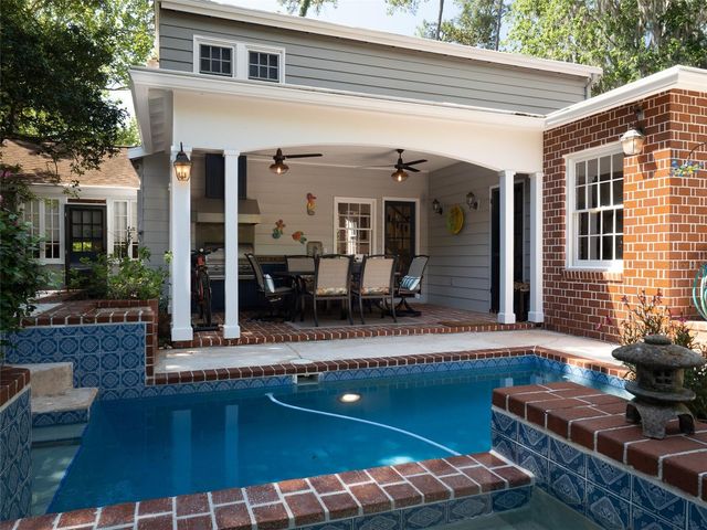 2236 NW 7TH LANE, Gainesville, FL 32603