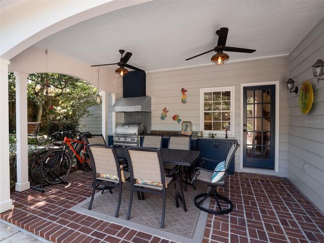 2236 NW 7TH LANE, Gainesville, FL 32603