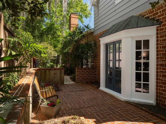 2236 NW 7TH LANE, Gainesville, FL 32603