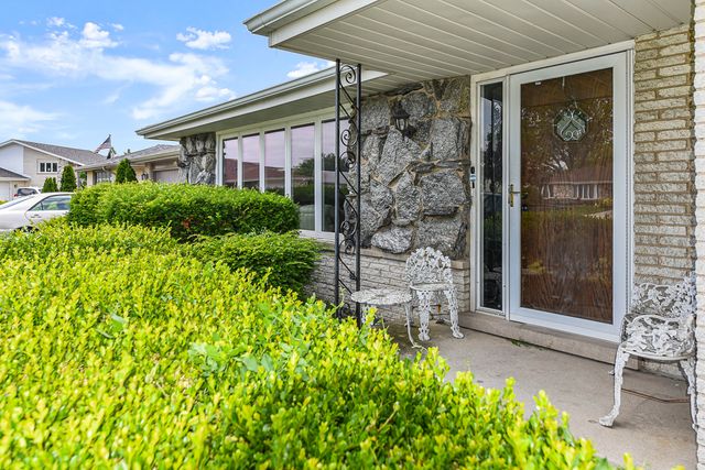 7561 Ponderosa Court, Orland Park, IL 60462