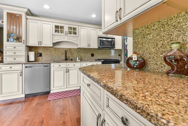 7561 Ponderosa Court, Orland Park, IL 60462