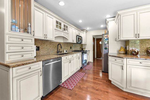 7561 Ponderosa Court, Orland Park, IL 60462