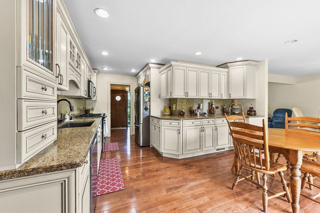 7561 Ponderosa Court, Orland Park, IL 60462