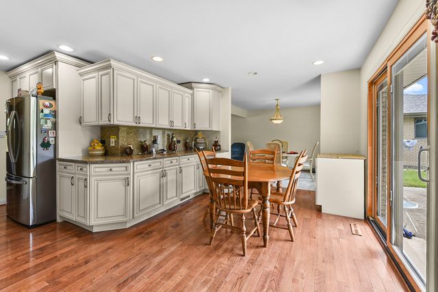 7561 Ponderosa Court, Orland Park, IL 60462