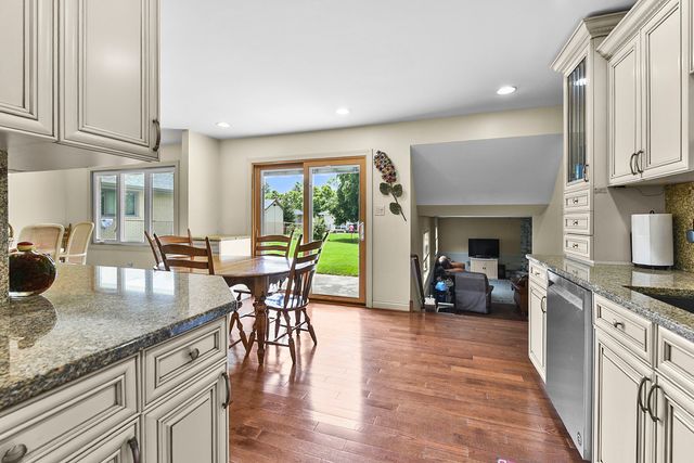 7561 Ponderosa Court, Orland Park, IL 60462