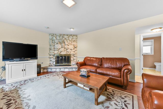 7561 Ponderosa Court, Orland Park, IL 60462