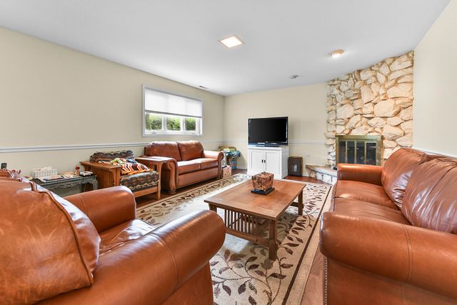 7561 Ponderosa Court, Orland Park, IL 60462