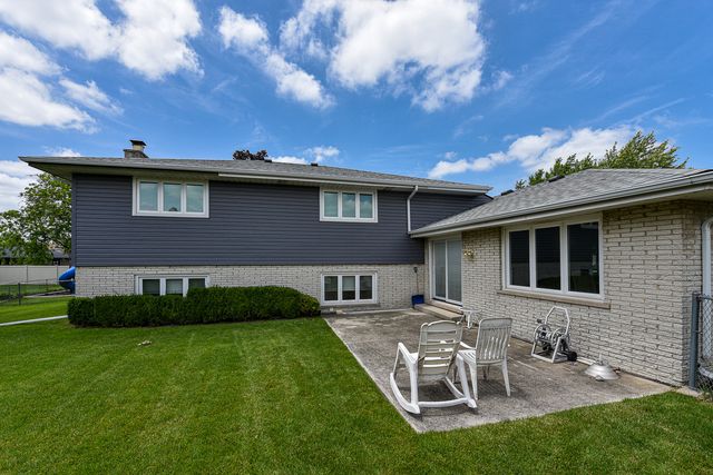 7561 Ponderosa Court, Orland Park, IL 60462