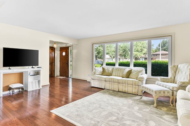 7561 Ponderosa Court, Orland Park, IL 60462