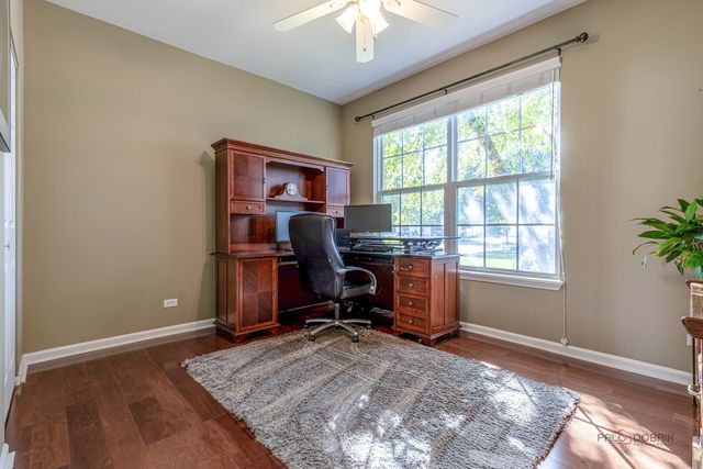 568 Crooked Stick Court, Vernon Hills, IL 60061