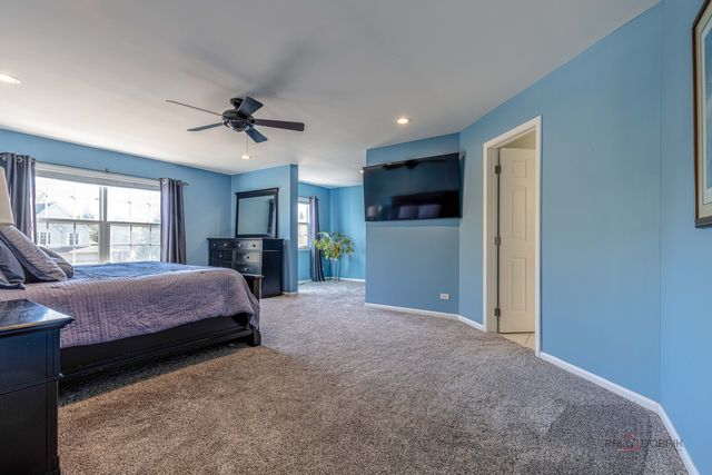 568 Crooked Stick Court, Vernon Hills, IL 60061