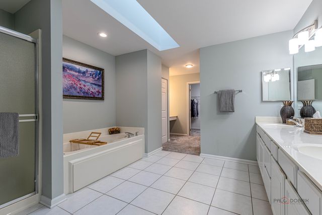 568 Crooked Stick Court, Vernon Hills, IL 60061