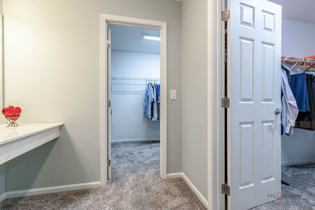 568 Crooked Stick Court, Vernon Hills, IL 60061