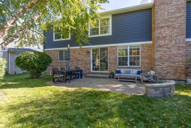 568 Crooked Stick Court, Vernon Hills, IL 60061