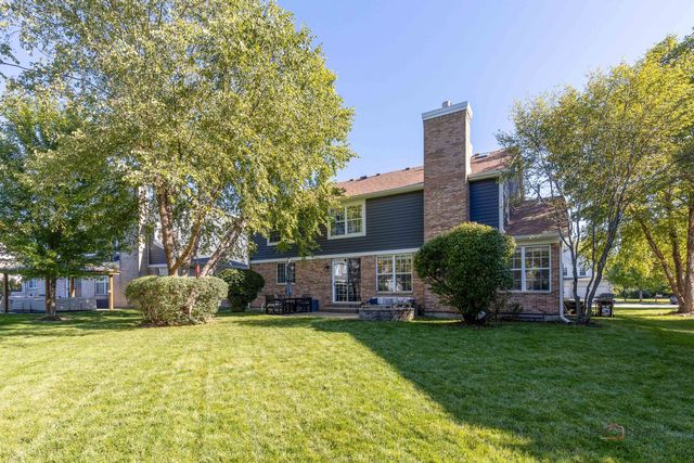 568 Crooked Stick Court, Vernon Hills, IL 60061