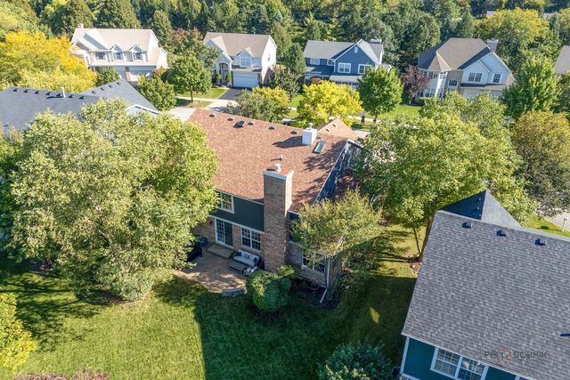 568 Crooked Stick Court, Vernon Hills, IL 60061